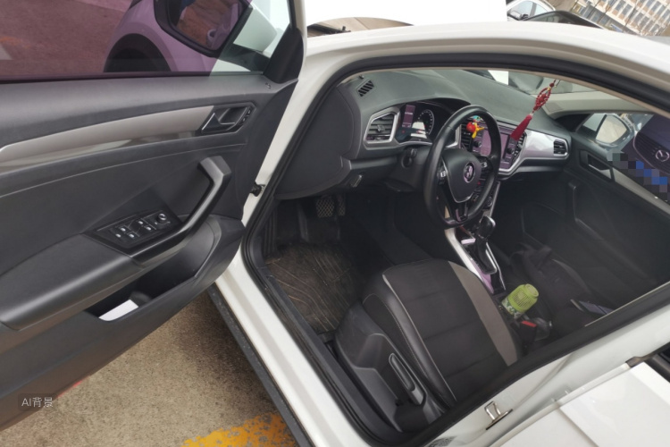 T-Roc 2020 car image #18