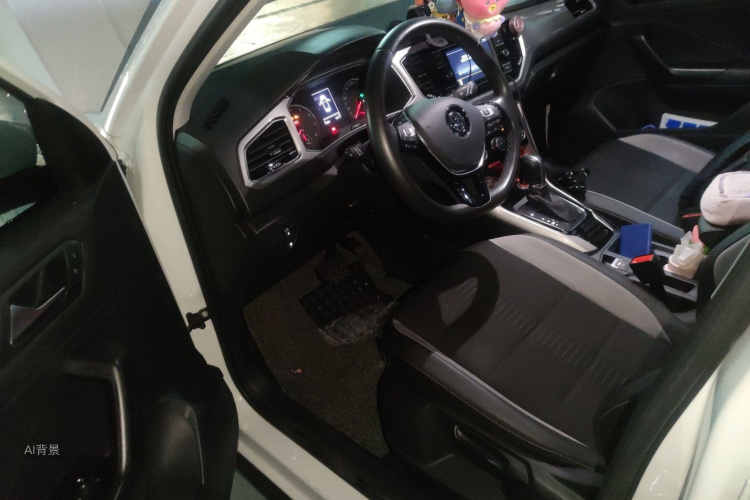 T-Roc 2020 car image #18
