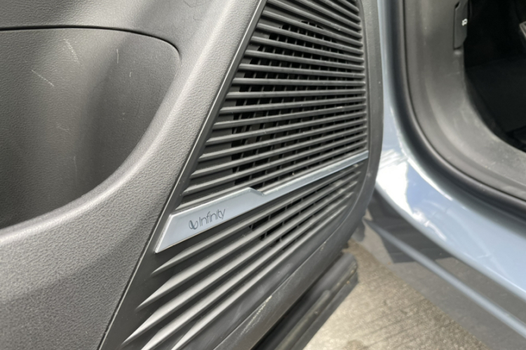 GEELY Boyue L 2024 car image #18