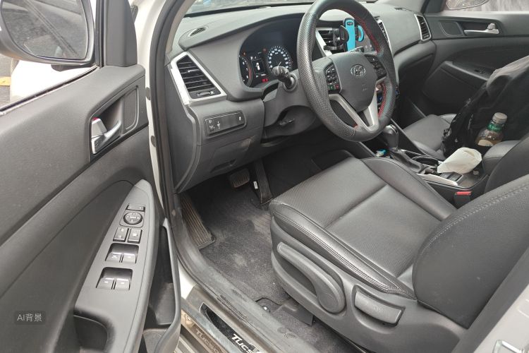 Hyundai Tucson 2016 immagine di auto #18