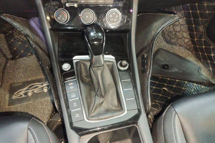 Volkswagen Sagitar 2019 car image #18