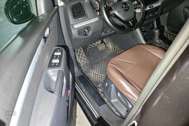 Volkswagen Sharan 2018 car image #18