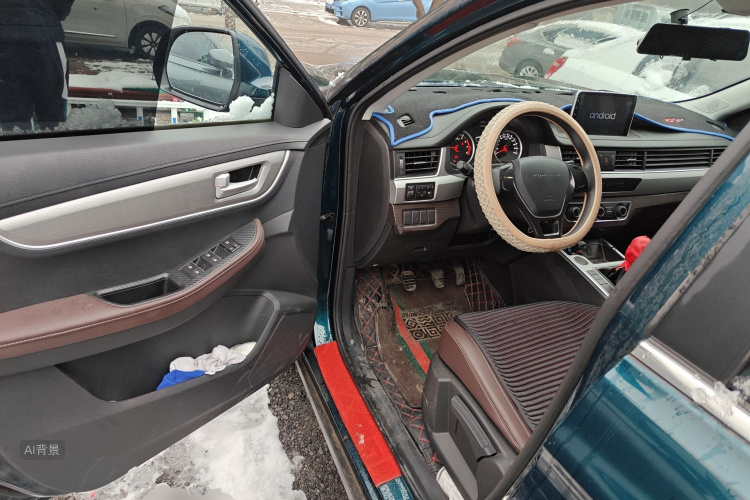 Forthing T5 2023 car image #18