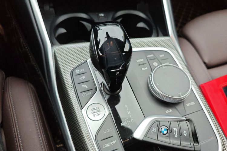 BMW 3 Series 2020 car image #18