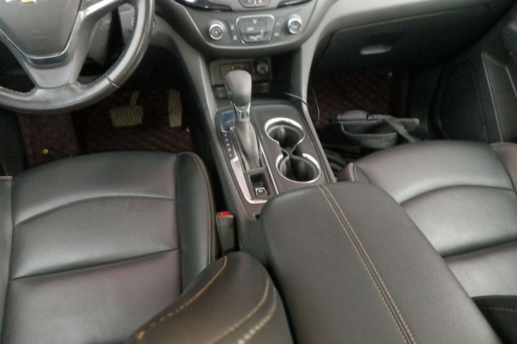 Chevrolet Equinox 2022 car image #18