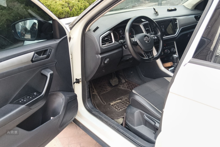 Volkswagen T-Roc 2019 #18 Volkswagen T-Roc 2019 car image #18