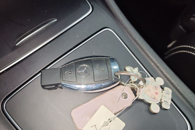 Mercedes-Benz GLA Class 2020 car image #18