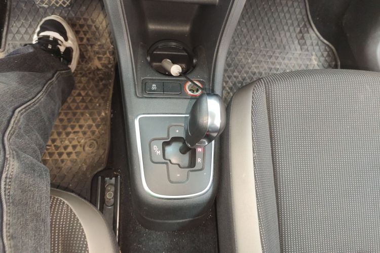 Volkswagen up! 2016 car image #18