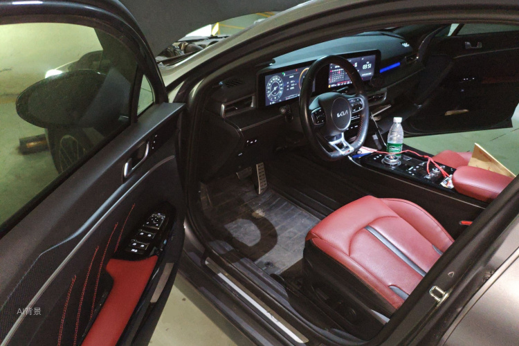 Kia K5 2021 car image #18