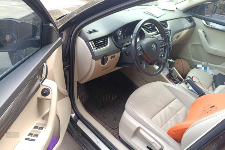 Skoda Octavia 2015 car image #18