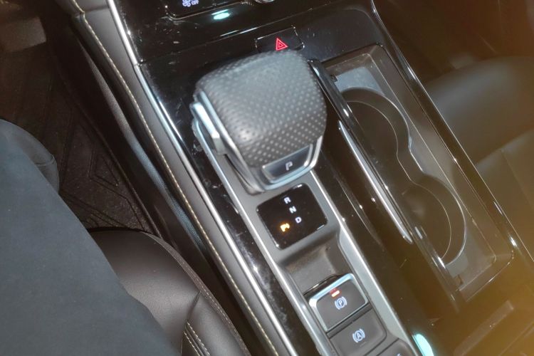 Roewe i6 MAX New Energy 2024 image de voiture #18