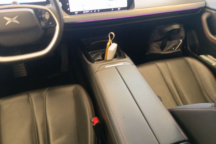 Xpeng P7 2021 صورة سيارة #18