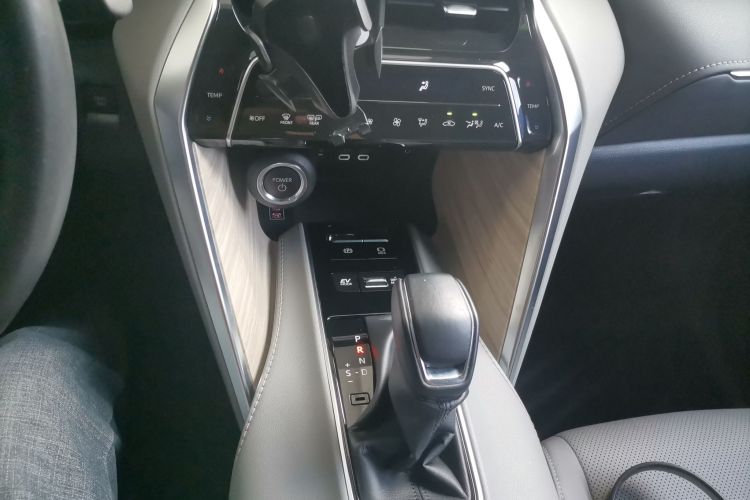 Toyota Harrier 2023 car image #18