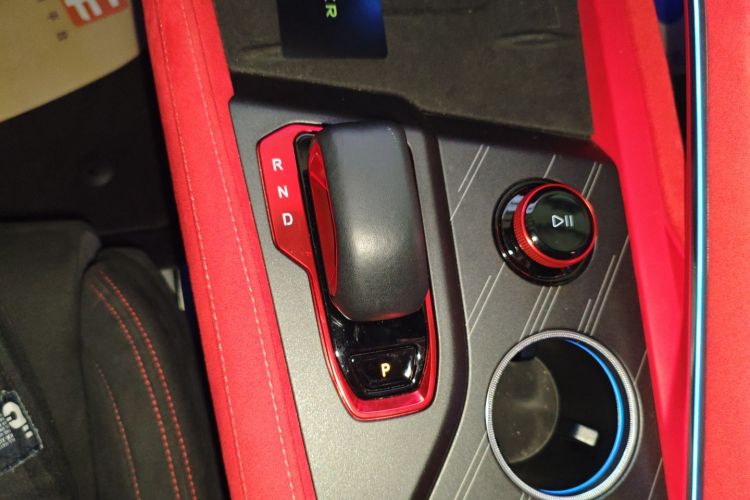 极氪 极氪001 FR 2024 汽车图片 #18