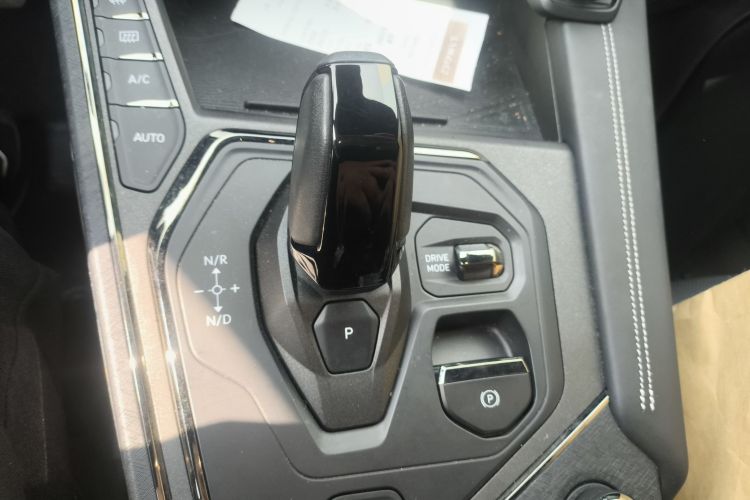 Lynk & Co 01 EM-P 2022 car image #18