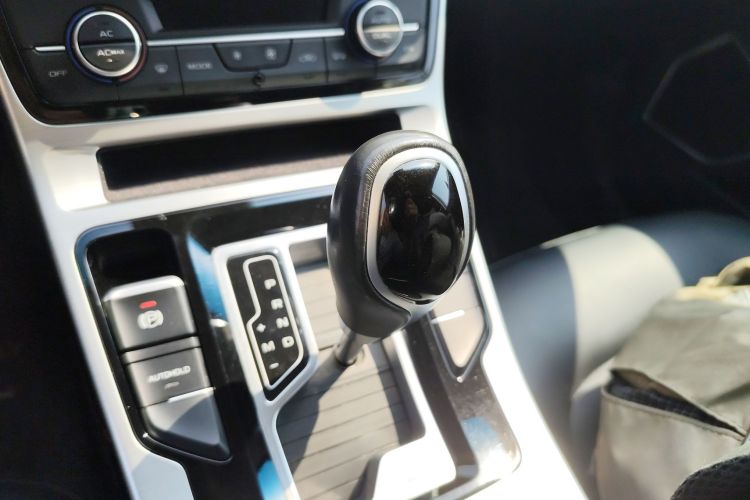 Emgrand GL 2019 #18 Emgrand GL 2019 car image #18