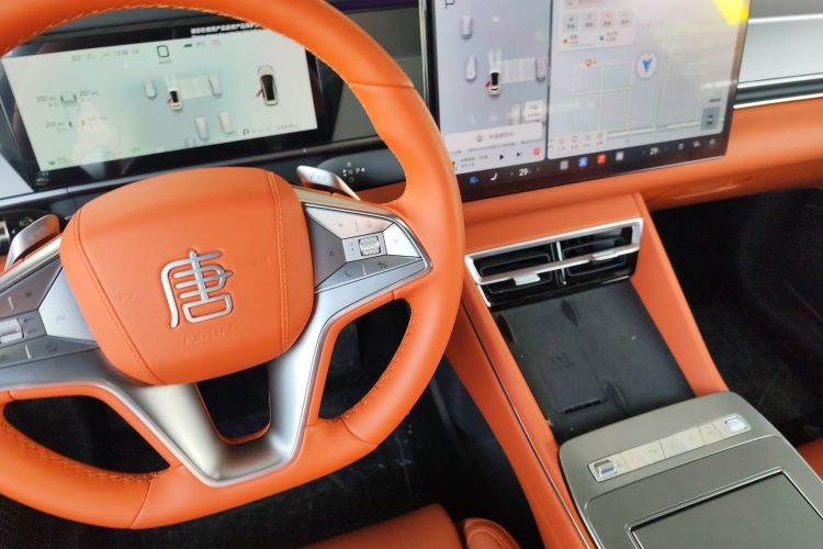 BYD Tang L 2025 immagine di auto #18