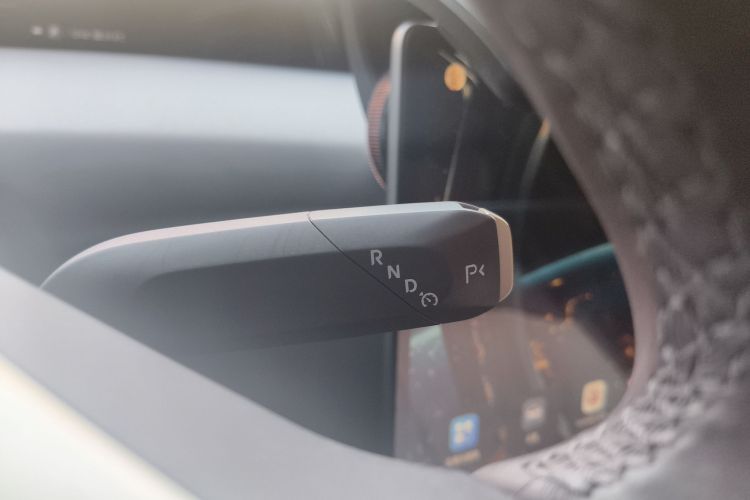 Avatr 12 2024 car image #18