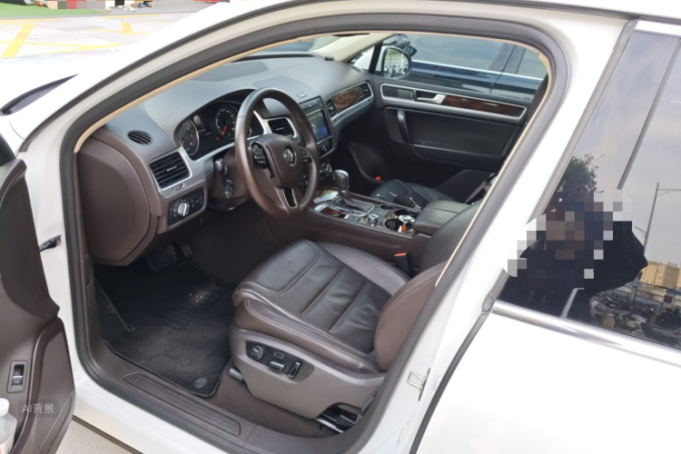 Volkswagen Touareg 2015 car image #18