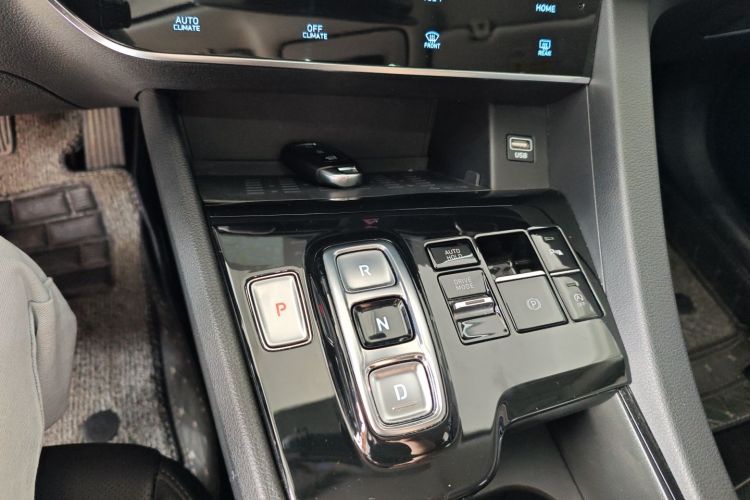 Hyundai Sonata 2020 immagine di auto #18