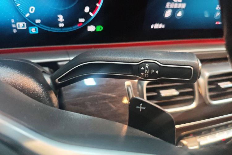 Mercedes-Benz GLE Class 2022 car image #18