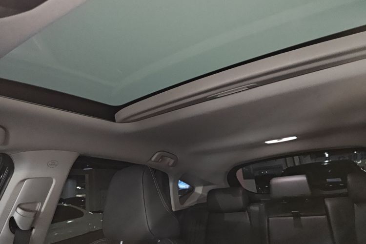 Toyota Harrier 2023 car image #18