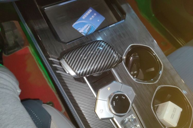 Changan UNI-K iDD 2022 car image #18