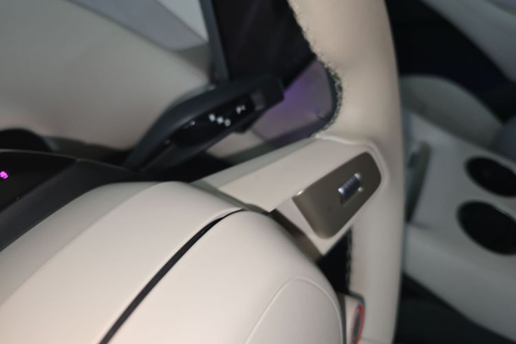 MI YU7 2025 car image #18