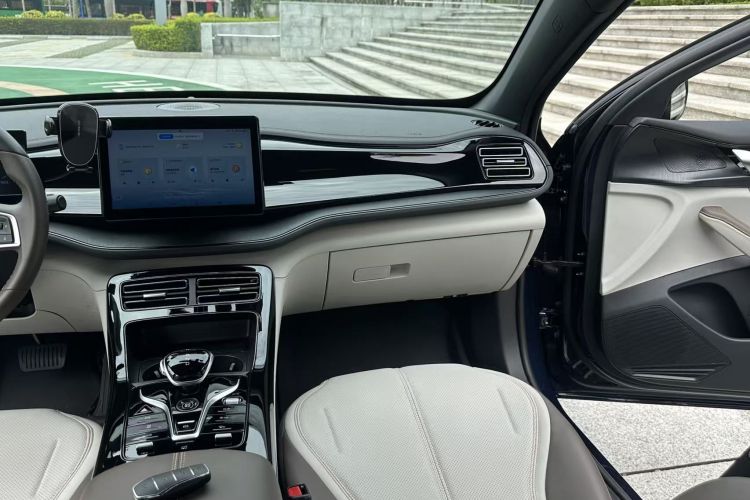 BYD Qin Plus 2024 imagem de carro #18