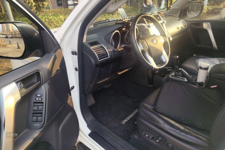 Toyota Land Cruiser Prado 2017 car image #18