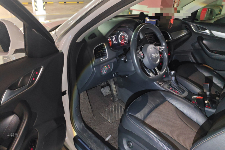 Audi Q3 2018 car image #18