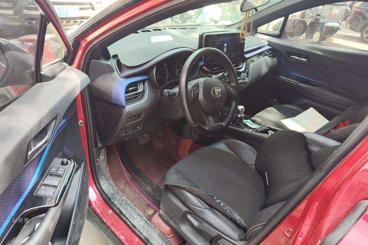 Toyota C-HR 2019 immagine di auto #18