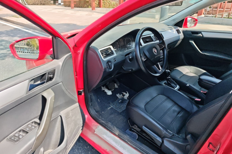 Skoda Rapid Spaceback 2015 immagine di auto #18