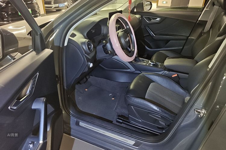 Q2L e-tron 2021 car image #18