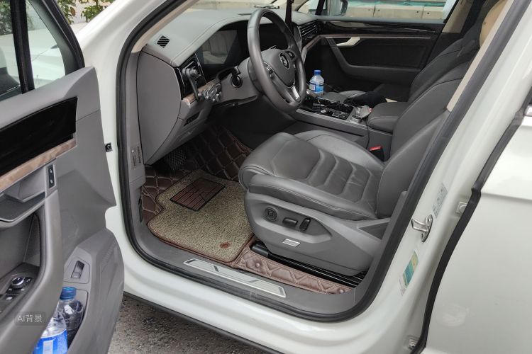 Volkswagen Touareg 2018 car image #18