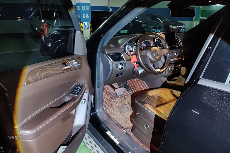 Mercedes-Benz GLE Class 2017 car image #18