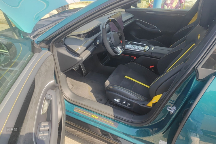 MI SU7 Ultra 2025 car image #18