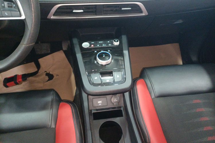 BYD e2 2019 imagem de carro #18