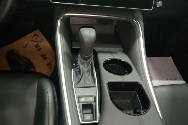 Toyota Avalon 2024 car image #18