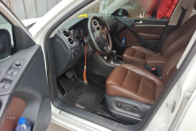 Volkswagen Tiguan 2014 car image #18