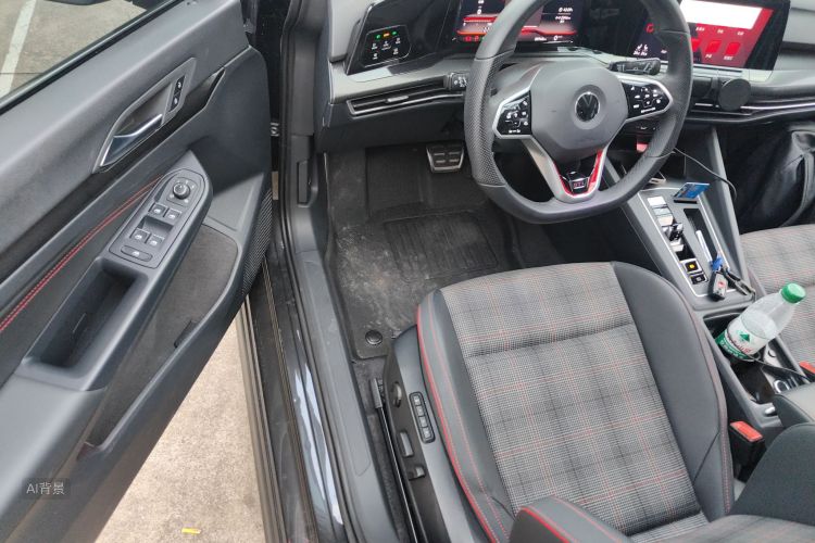 Volkswagen GolfGTI 2021 immagine di auto #18