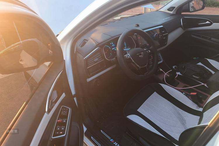 VS5 2025 car image #18
