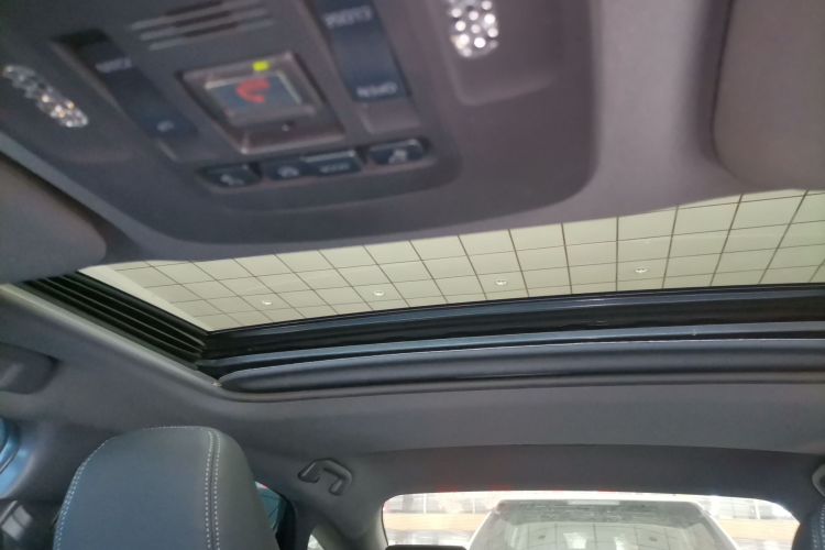 Toyota Avalon 2022 car image #18