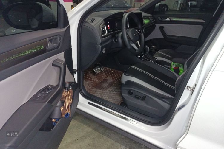 T-Roc 2025 car image #18