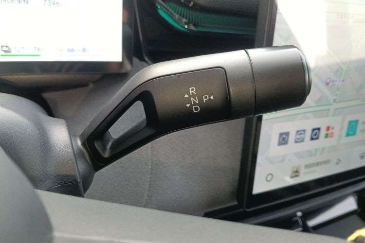 Lynk & Co 08 EM-P 2024 car image #18