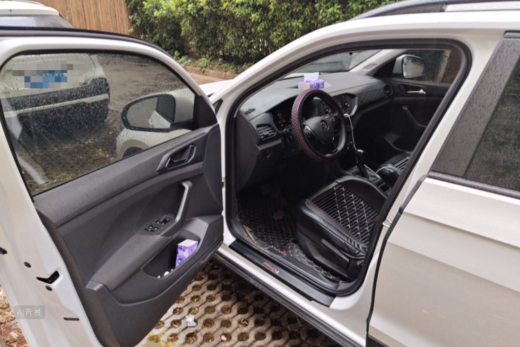 Volkswagen T-Cross 2020 car image #18
