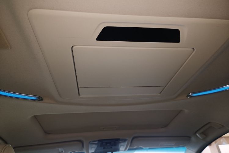 Toyota Alphard 2018 car image #18