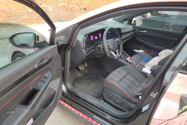 Volkswagen GolfGTI 2023 immagine di auto #18