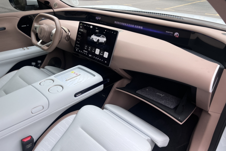 Avatr 07 2025 car image #18