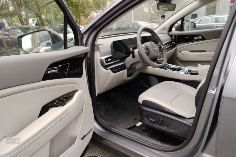 起亚 狮铂拓界 2025 汽车图片 #18